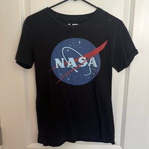 AMERICAN EAGLE mens XS black with NASA graphic